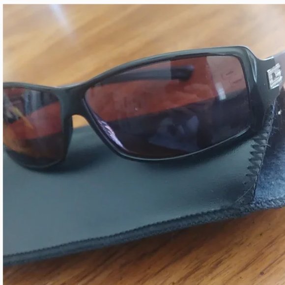 Guess Sunglasses w. readers +2.00 case cloth excellent - Picture 5 of 5